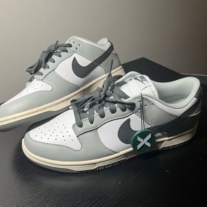 Nike dunk low smoke grey
